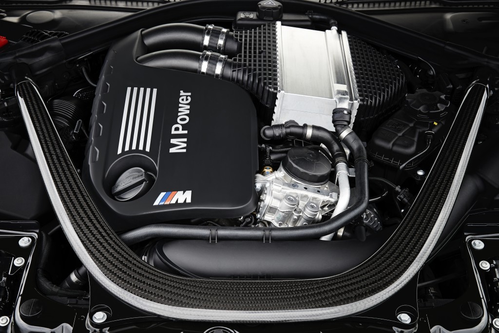 17_BMW_M4_Convertible_NYIAS_2014